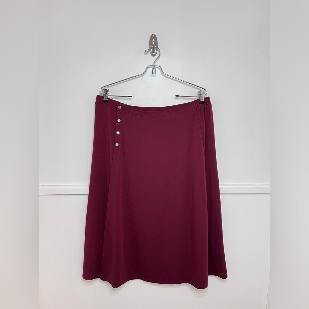 Garnet Hill Jersey Knit Button-Detail Faux Wrap Midi Length Skirt in Wine